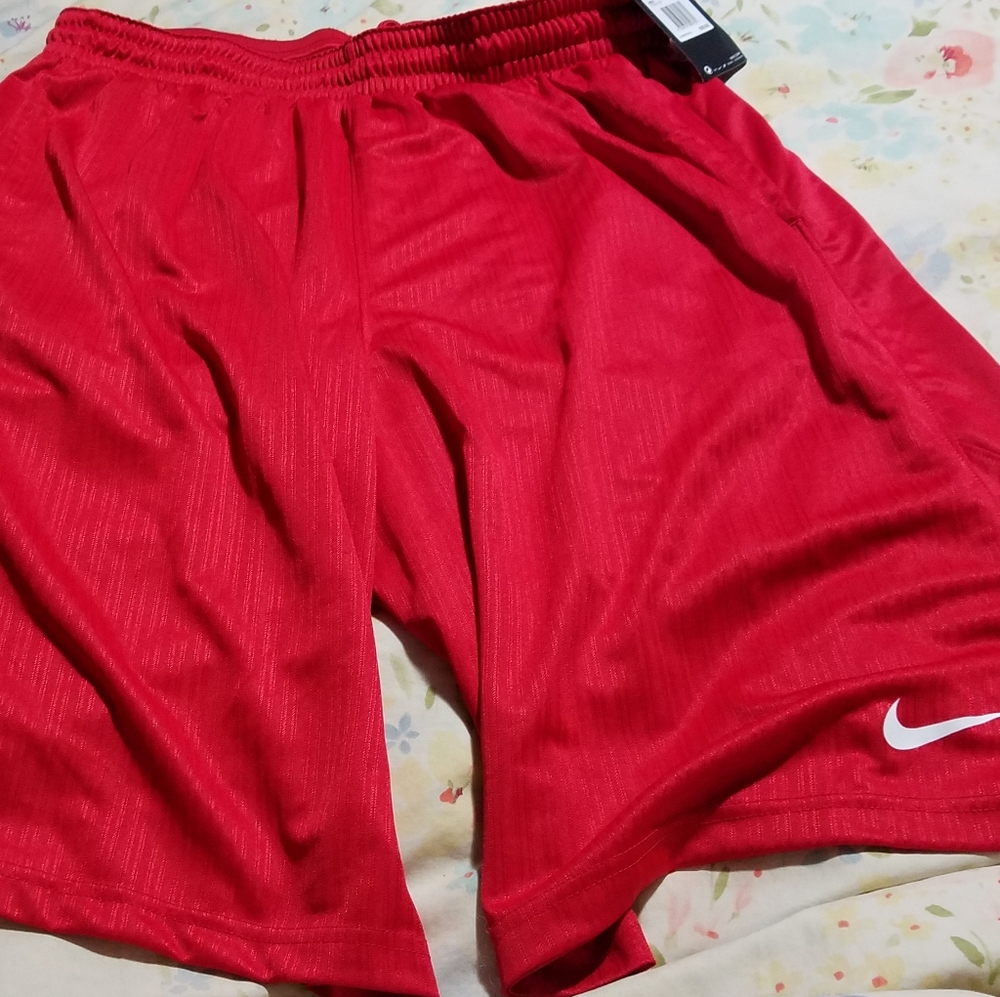 NWT NIKE BASKETBALL SHORTS